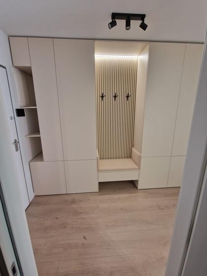 Garsonieră decomandată în Titan