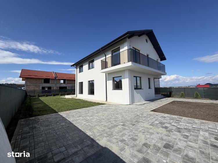 Casă cu 4 camere cu Teren 500 Mp în Sânpetru