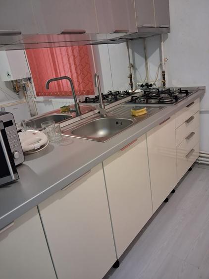 Inchiriez apartament doua camere - 1