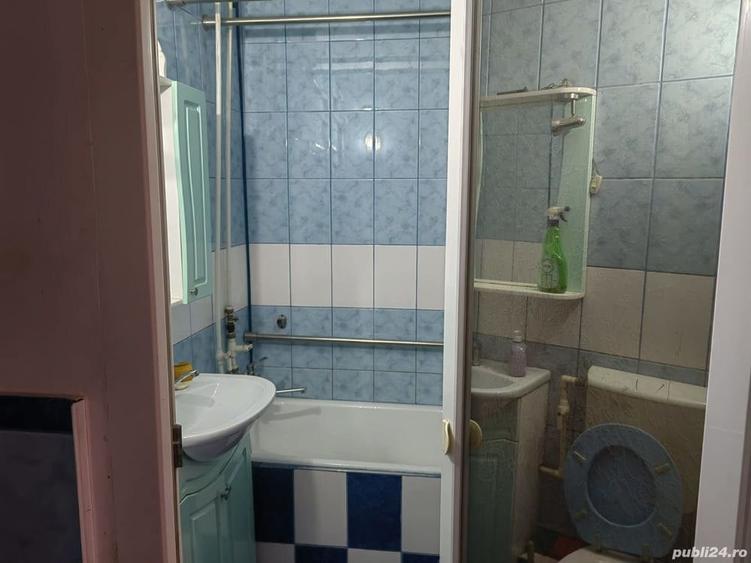Apartament cu 3 camere în Petrila