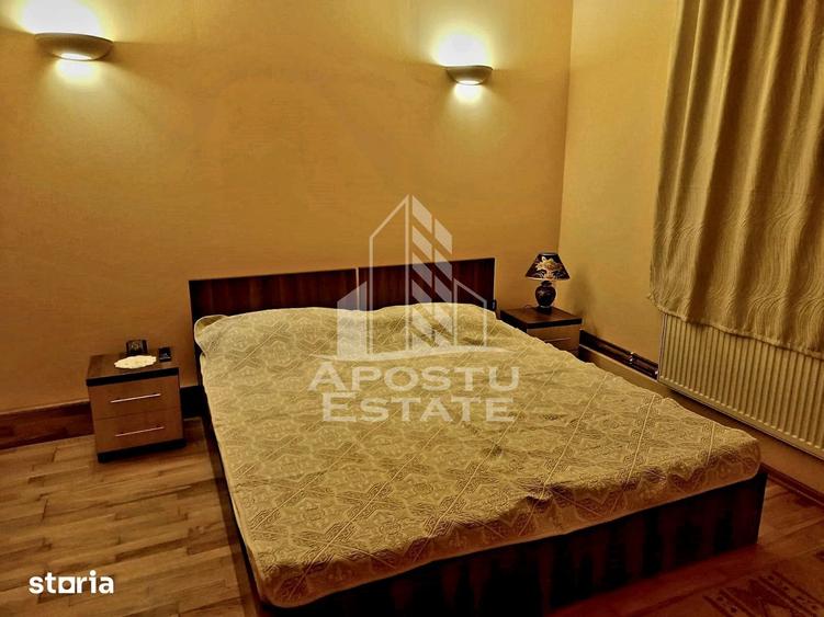 Casă cu 8 camere cu Teren 400 Mp în Moneasa