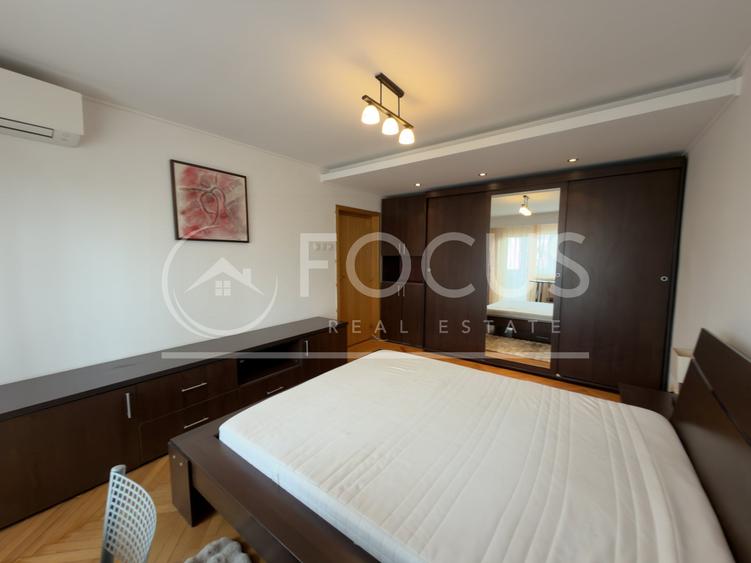 Apartament cu 3 camere semidecomandat, mobilat în Tei