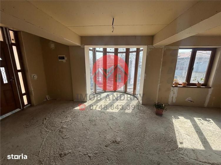 Casă cu 4 camere în Ultracentral