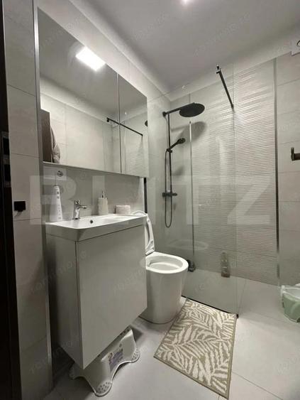 Apartament cu 4 camere decomandat în Unirii