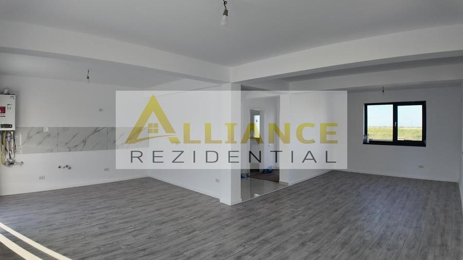 Casă individuală cu 4 camere cu Canalizare în Berceni