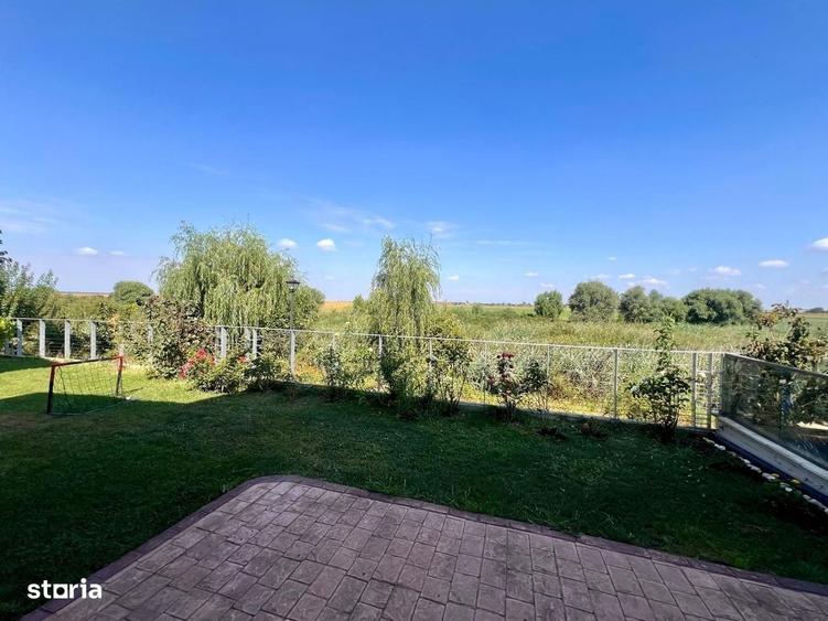 Casă cu 4 camere în Glina
