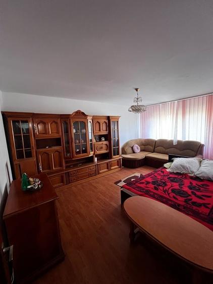 Apartament cu 2 camere decomandat în Exterior Vest