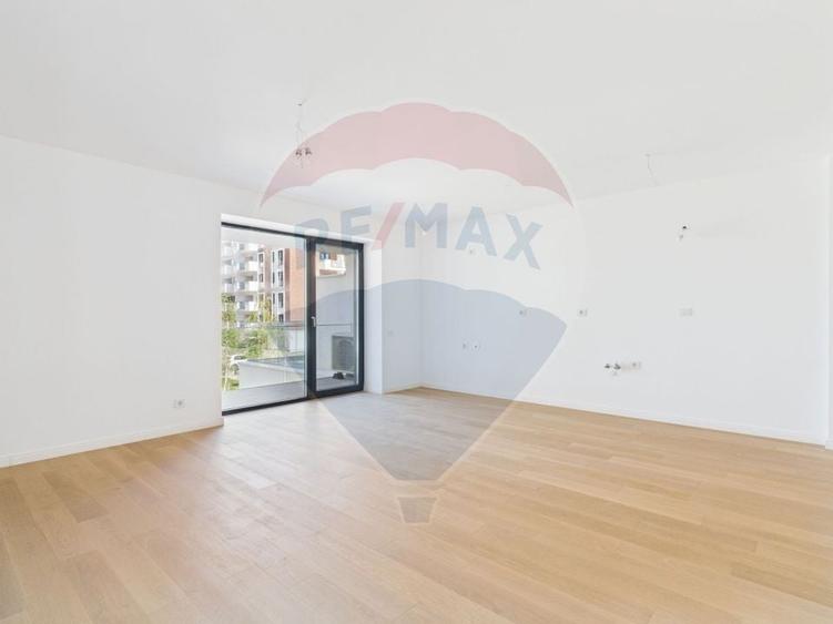 Apartament cu 3 camere semidecomandat în Nord