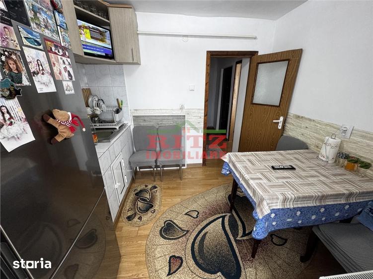Apartament cu 3 camere decomandat în Central