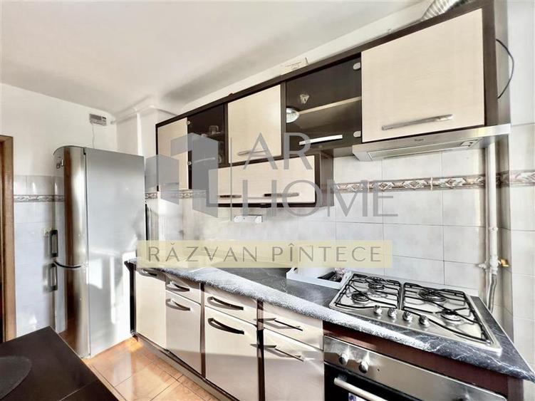 Apartament cu 4 camere decomandat în Cantacuzino