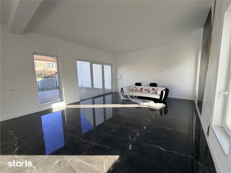 Casă cu 3 camere cu Teren 480 Mp în Moșnița Nouă