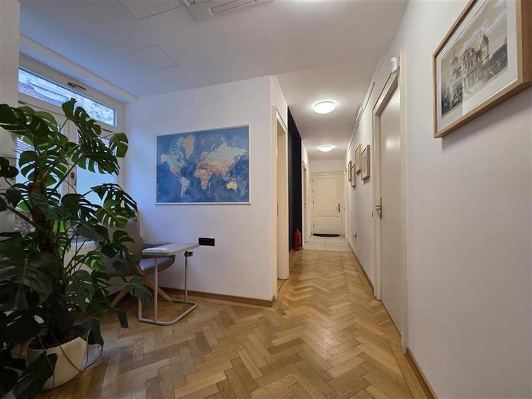 Birou, de 95.900001525879 mp, în Centrul Istoric