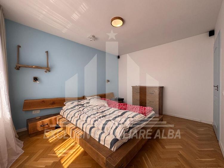 Apartament cu 3 camere decomandat, mobilat în Caroline Apulum