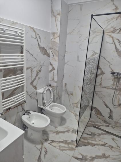 Apartament cu 3 camere decomandat în Cerneți