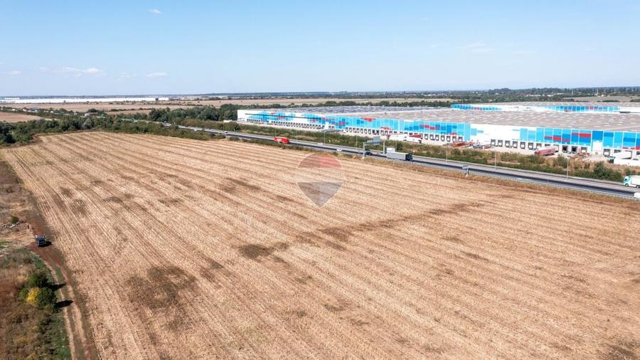 Teren agricol intravilan de 10000 mp, în Bâcu