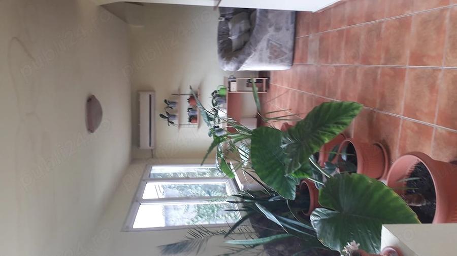 Casă cu 7 camere cu Teren 280 Mp în Lunei