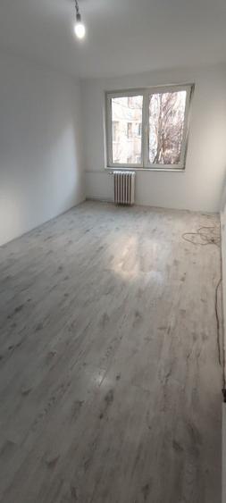Apartament cu 2 camere decomandat în Titan