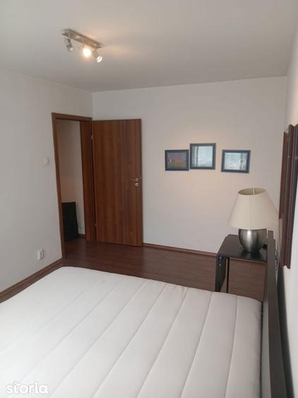 Apartament cu 3 camere semidecomandat, mobilat în Titan