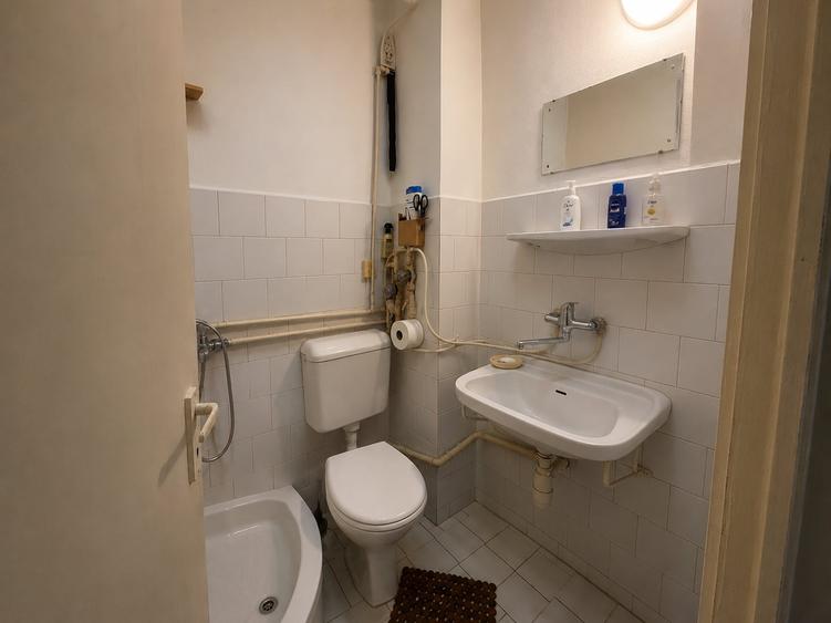 Garsonieră decomandată în Soarelui