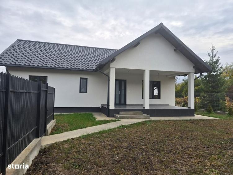 Casă cu 4 camere în Hemeiuș