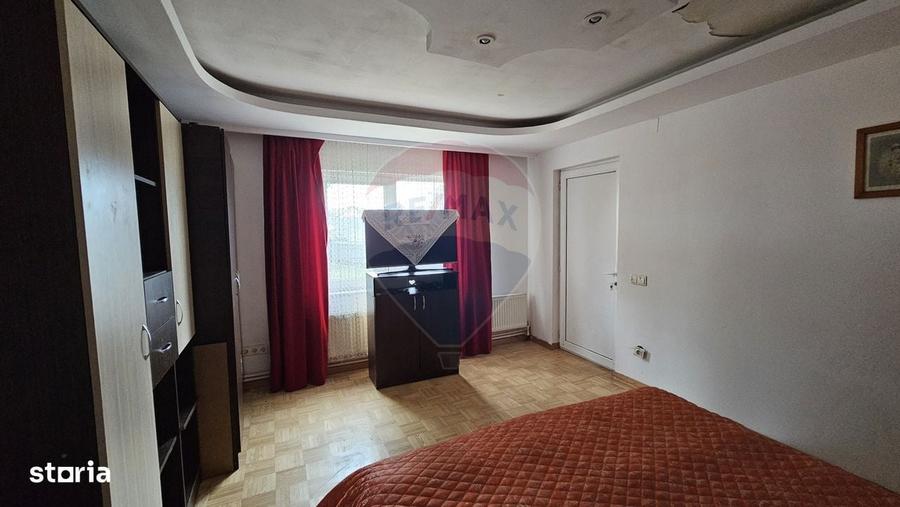 Casă cu 4 camere în Udești