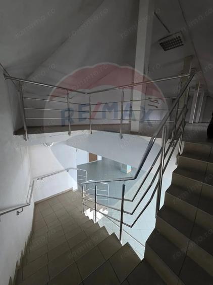 Spațiu comercial, de 550 mp, în Central