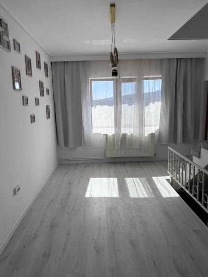 Casă cu 5 camere cu Teren 200 Mp în Central