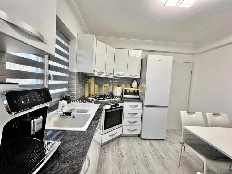 Apartament cu 3 camere decomandat, mobilat în Central