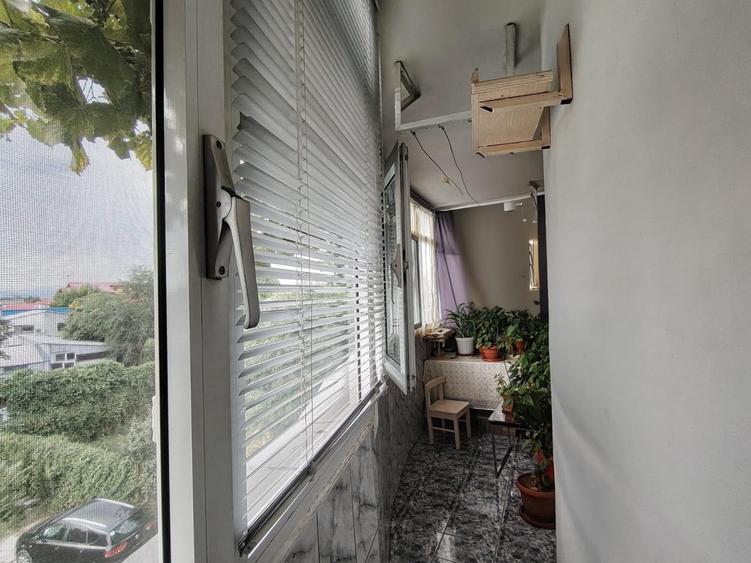 Apartament cu 5 camere decomandat, mobilat în Central