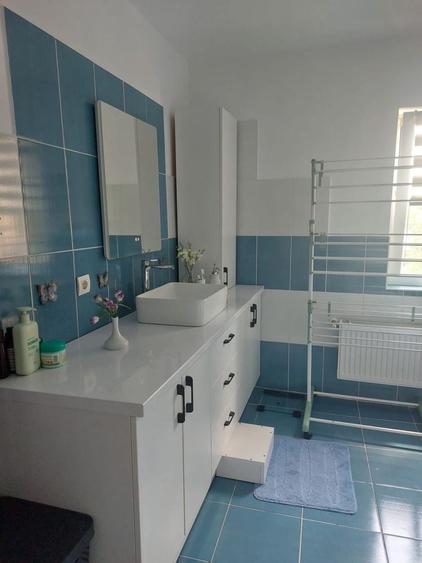 Casă cu 3 camere în Sânger
