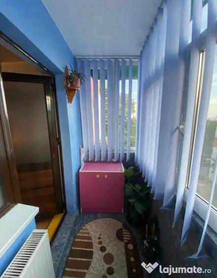 Apartament cu 3 camere decomandat în 1 Mai