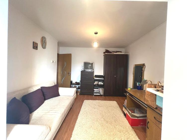 Apartament cu 2 camere decomandat în Est