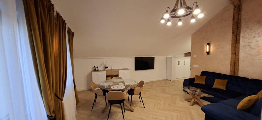 Apartament cu 2 camere decomandat în Central