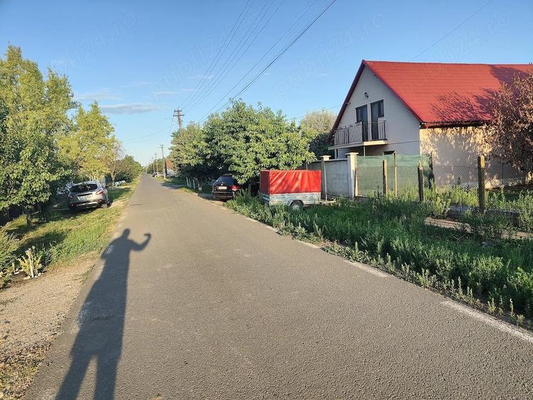 Teren de 750 mp, în Iratoșu