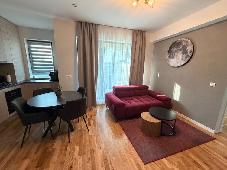 Apartament cu 3 camere decomandat, mobilat în Străulești