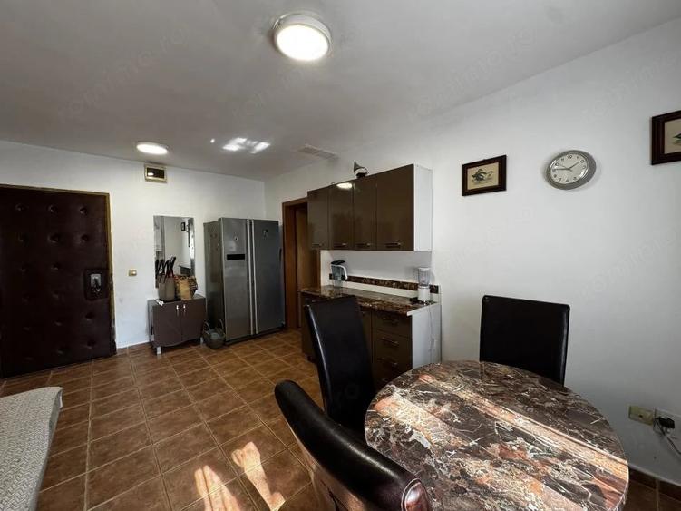 Apartament cu 2 camere semidecomandat în Girocului