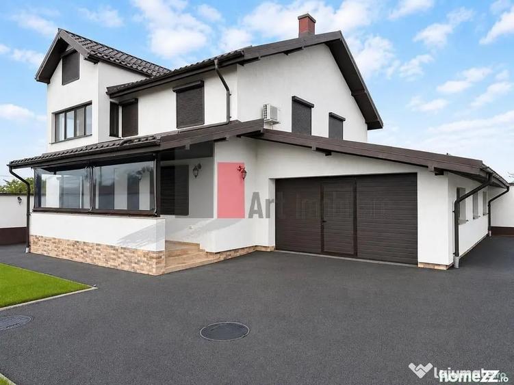 Casă cu 5 camere cu Teren 500 Mp în 1 Decembrie
