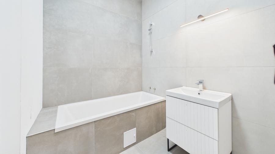 Apartament cu 2 camere semidecomandat în Grivița