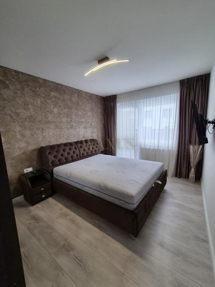 Apartament cu 4 camere semidecomandat în Florești