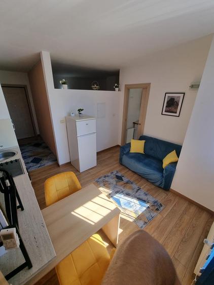 DE INCHIRIAT - Apartament cu o camera, etaj 2 - Complex Studentesc - 1