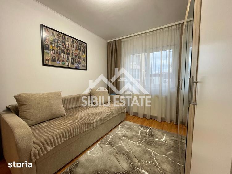 Apartament cu 3 camere decomandat în Turnișor — fotografia 2
