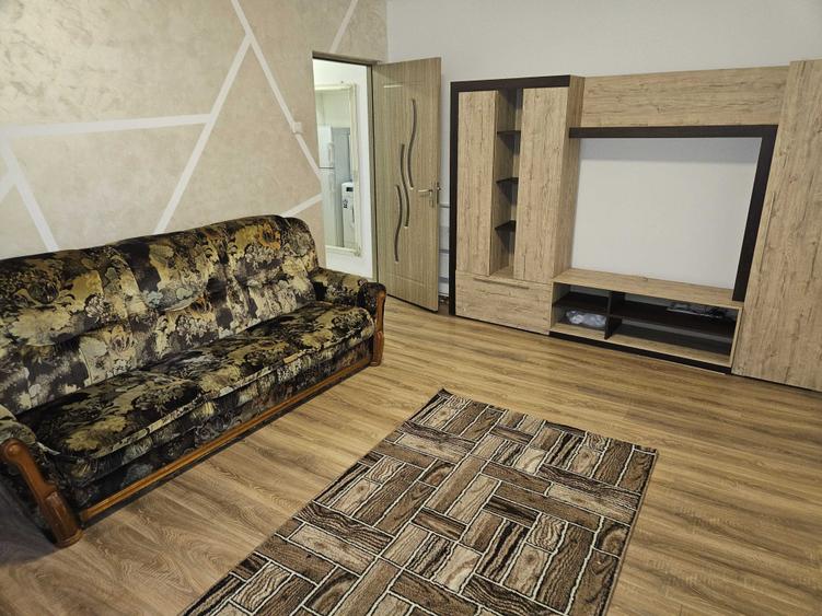 Apartament cu 3 camere semidecomandat în Radu Negru — fotografia 1