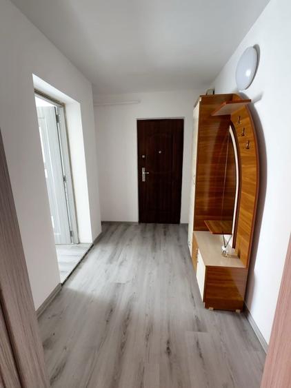 Apartament cu 2 camere semidecomandat în Unirii Sud