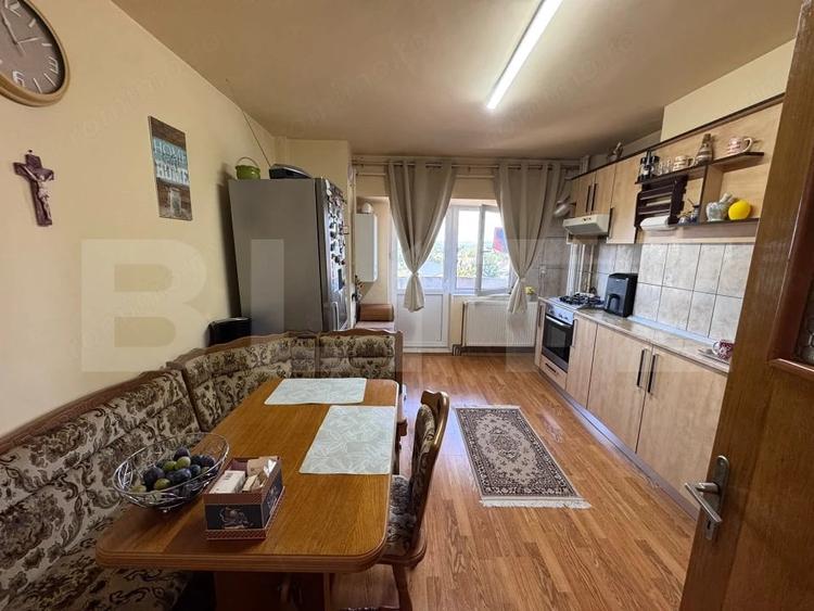 Apartament cu 3 camere decomandat în Micro 11