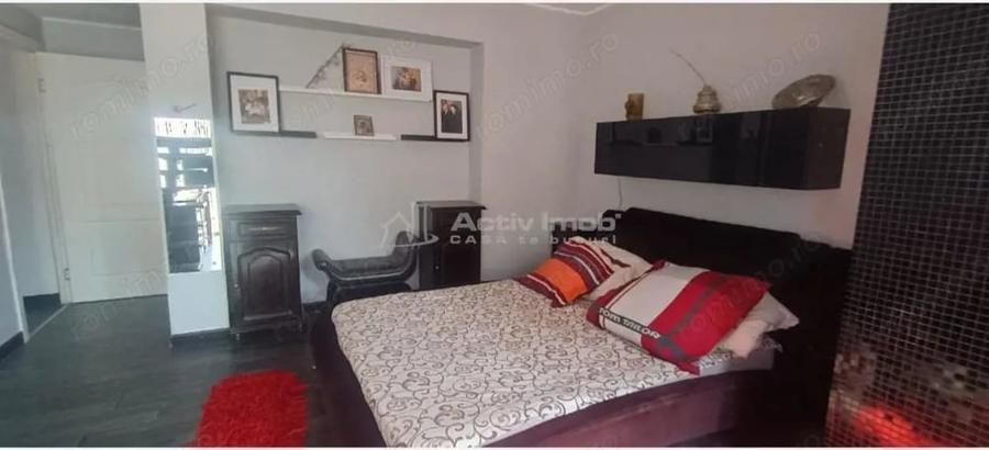 Casă cu 4 camere cu Teren 300 Mp în Central
