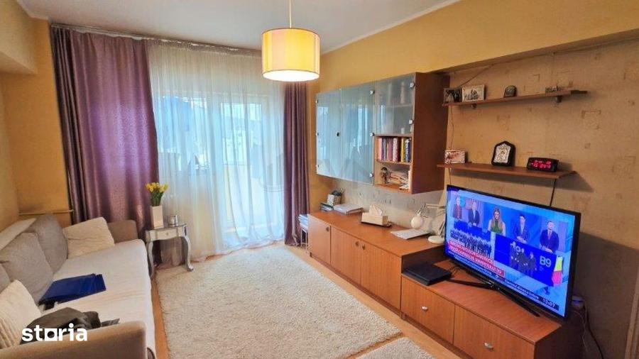 Apartament cu 3 camere semidecomandat în Crângași
