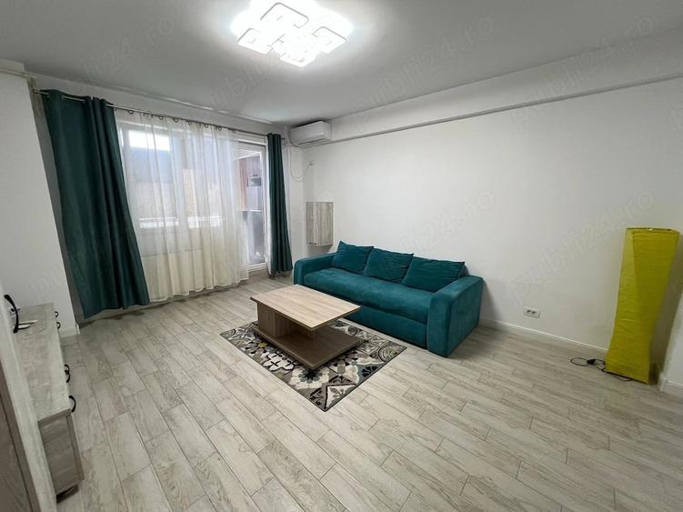 Apartament cu 2 camere decomandat în 1 Decembrie
