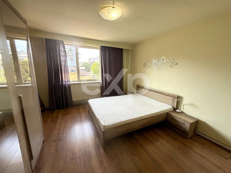 Apartament cu 3 camere decomandat, mobilat în Central