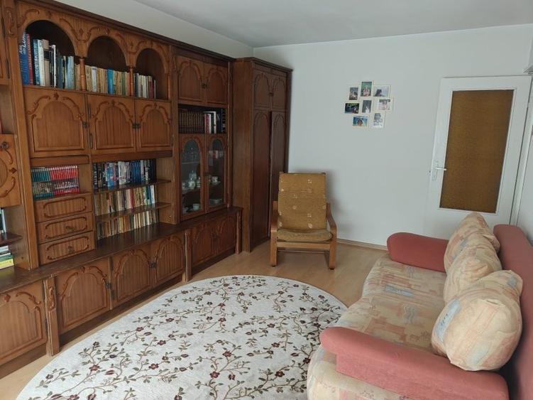 Apartament cu 2 camere decomandat în Micro 17