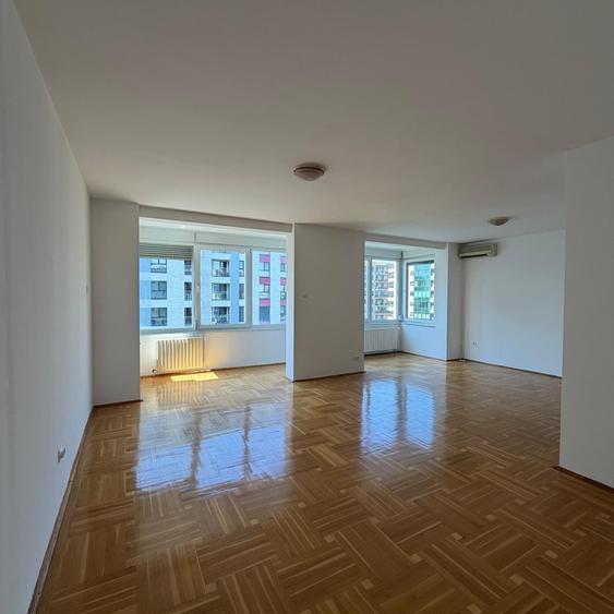 Apartament cu 3 camere decomandat în Calea Plevnei